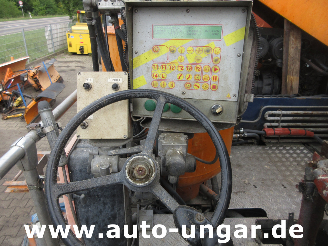 Construcción de carreteras Hofmann H75 - 1000 Thermoplastic Roadmarking Machine Truck Mounted Hot Paint: foto 15