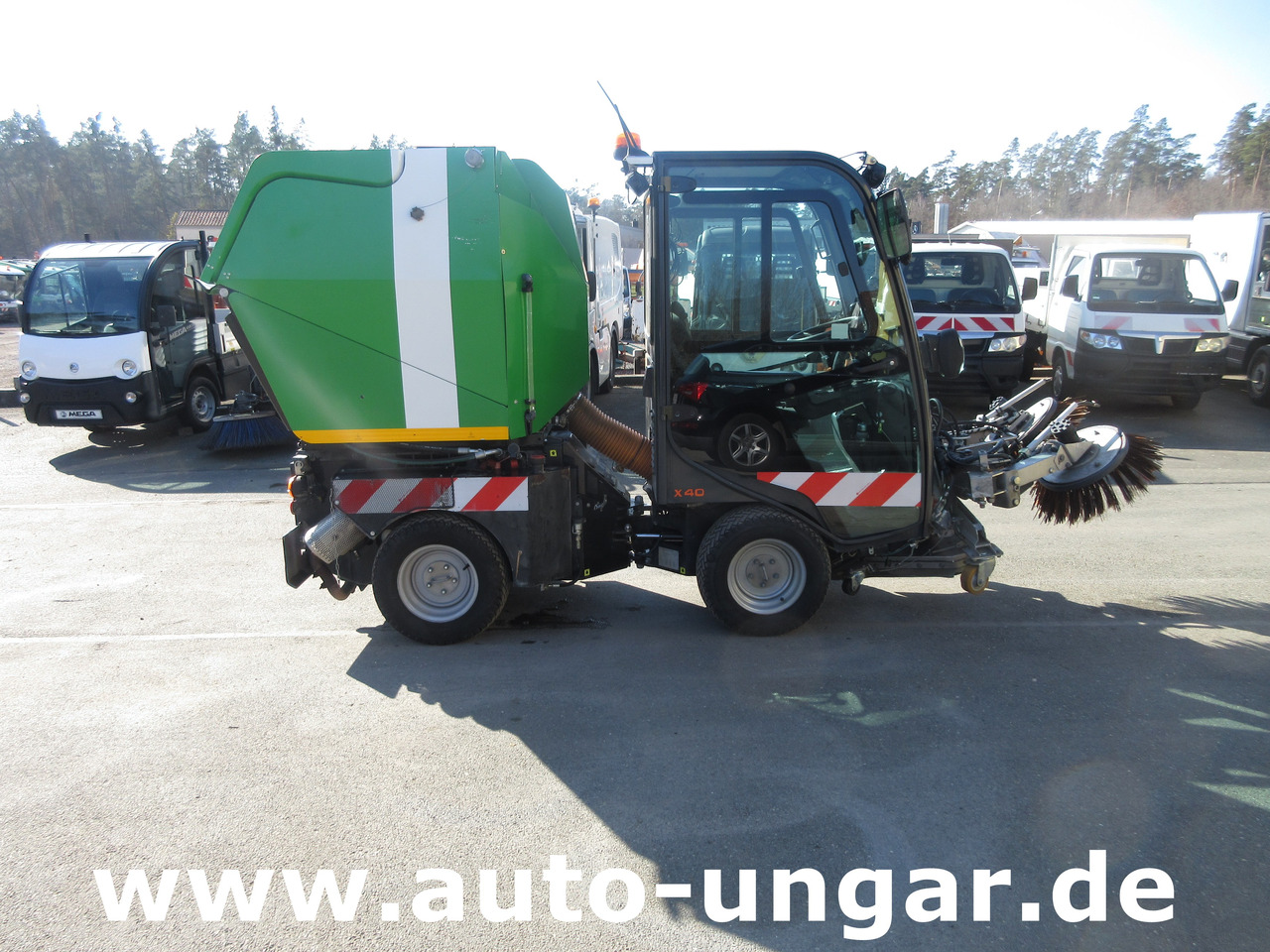 Holder X40 / X45 Baujahr 2017 Knicklenkung Kehraufbau 4x4 Kommunalhydraulik Frontheber - Barredora vial: foto 3 Holder X40 / X45 Baujahr 2017 Knicklenkung Kehraufbau 4x4 Kommunalhydraulik Frontheber - Barredora vial: foto 3
