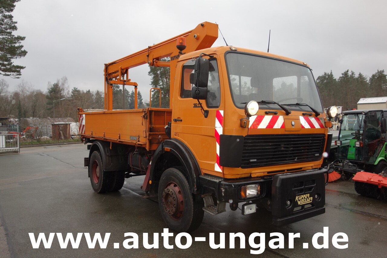 MERCEDES-BENZ Mercedes 1617 AK 4x4 Kipper Ruthmann K 115 Steiger Arbeitsbühne Kommunalfahrzeug - Camión volquete: foto 1 MERCEDES-BENZ Mercedes 1617 AK 4x4 Kipper Ruthmann K 115 Steiger Arbeitsbühne Kommunalfahrzeug - Camión volquete: foto 1