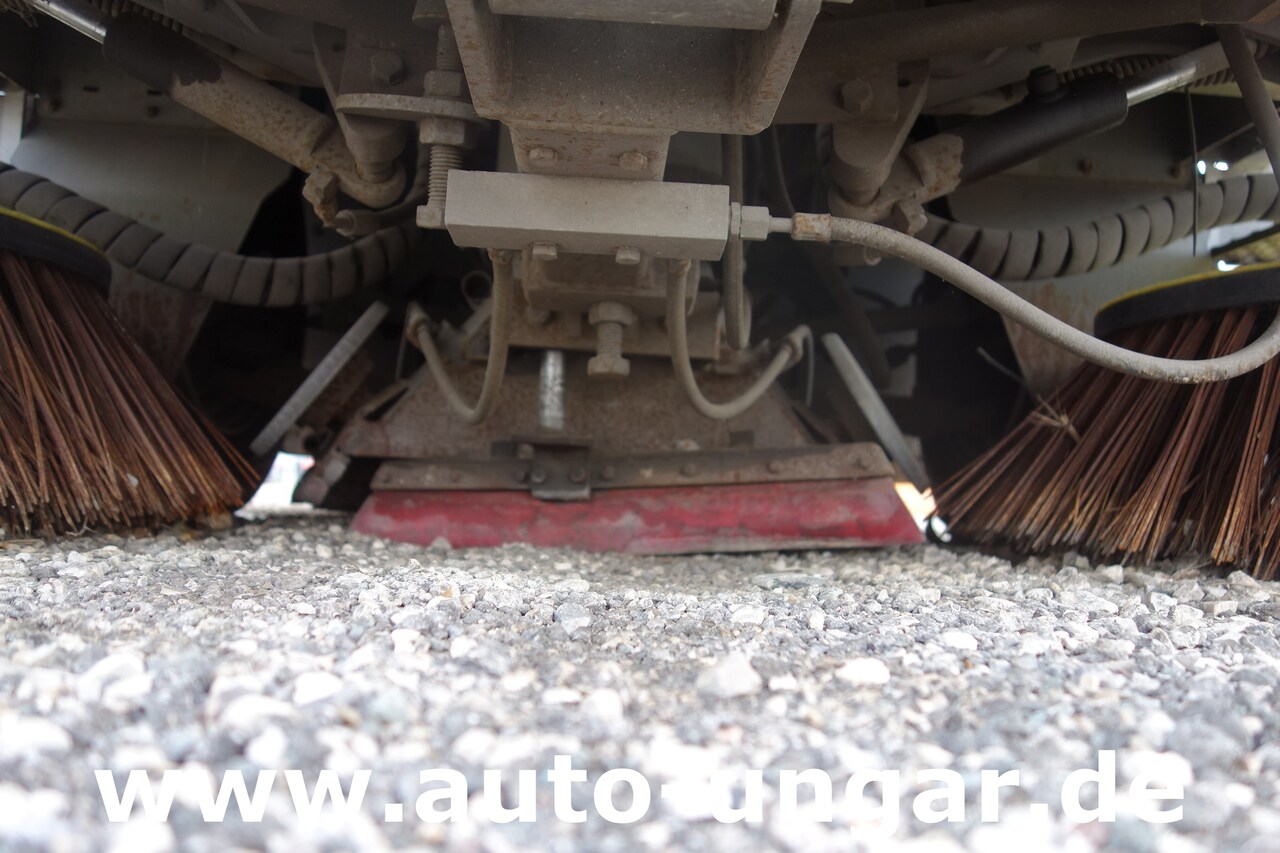 Ravo C540 / 530 Kehrmaschine - Kärcher - Heckabsaugung - Motorschaden - Barredora vial: foto 5 Ravo C540 / 530 Kehrmaschine - Kärcher - Heckabsaugung - Motorschaden - Barredora vial: foto 5