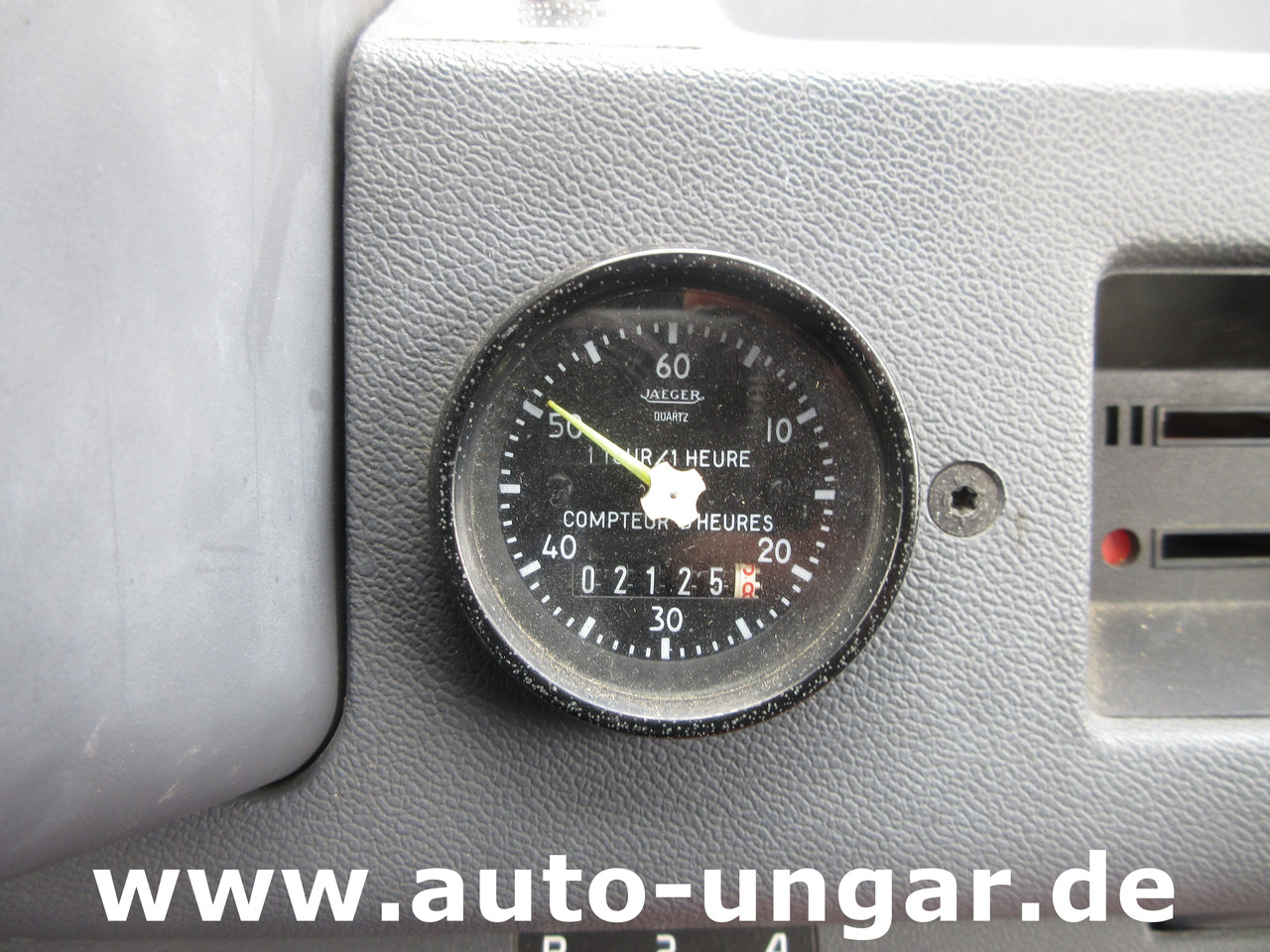 Camión cisterna para transporte de combustible Renault B110 Titan Aviation AVGas Refueller Jet Tanker 2000l Aviteilleur GSE: foto 21 Camión cisterna para transporte de combustible Renault B110 Titan Aviation AVGas Refueller Jet Tanker 2000l Aviteilleur GSE: foto 21