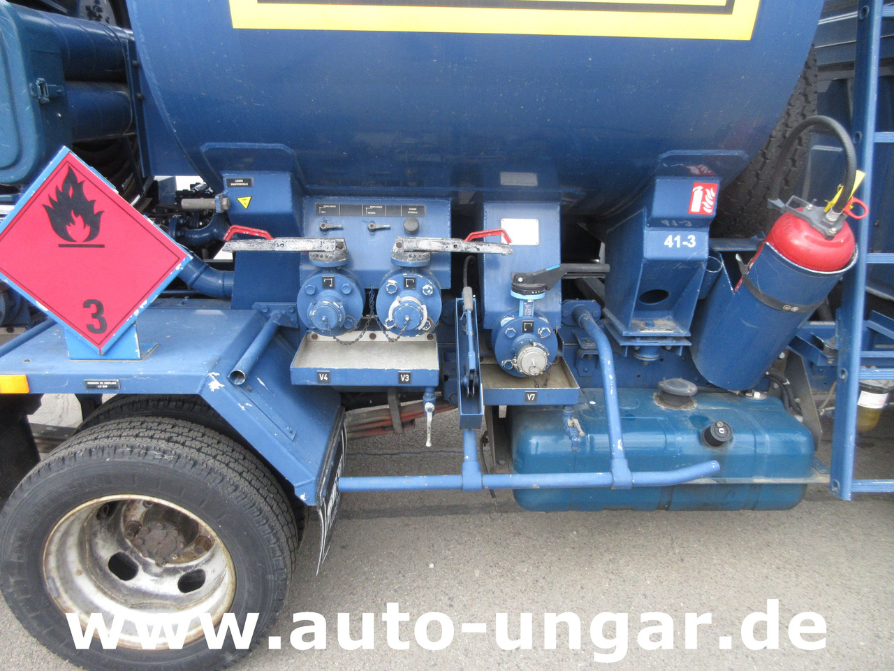 Camión cisterna para transporte de combustible Renault B110 Titan Aviation AVGas Refueller Jet Tanker 2000l Aviteilleur GSE: foto 13 Camión cisterna para transporte de combustible Renault B110 Titan Aviation AVGas Refueller Jet Tanker 2000l Aviteilleur GSE: foto 13