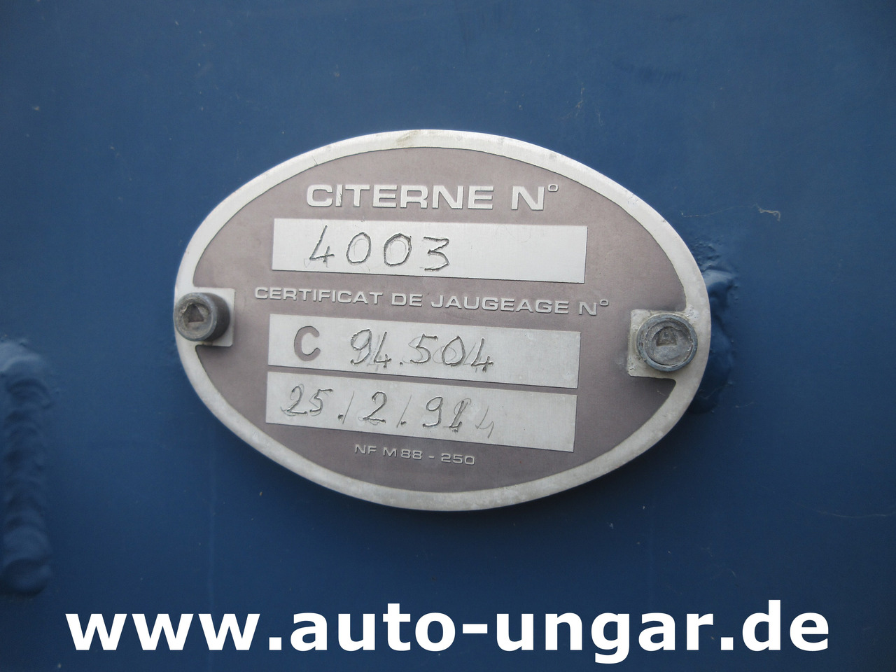 Camión cisterna para transporte de combustible Renault B110 Titan Aviation AVGas Refueller Jet Tanker 2000l Aviteilleur GSE: foto 26 Camión cisterna para transporte de combustible Renault B110 Titan Aviation AVGas Refueller Jet Tanker 2000l Aviteilleur GSE: foto 26