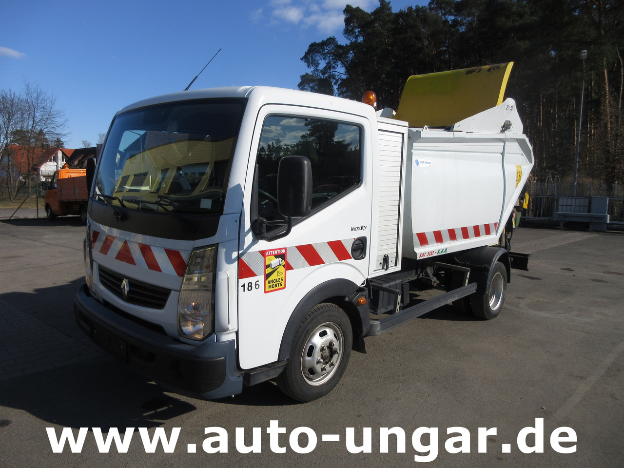 Renault Maxity 130 Müllwagen IRIDE SAT 500 Bj. 2010 4.500kg Presse Schüttung Kipper - Camión de basura: foto 1 Renault Maxity 130 Müllwagen IRIDE SAT 500 Bj. 2010 4.500kg Presse Schüttung Kipper - Camión de basura: foto 1