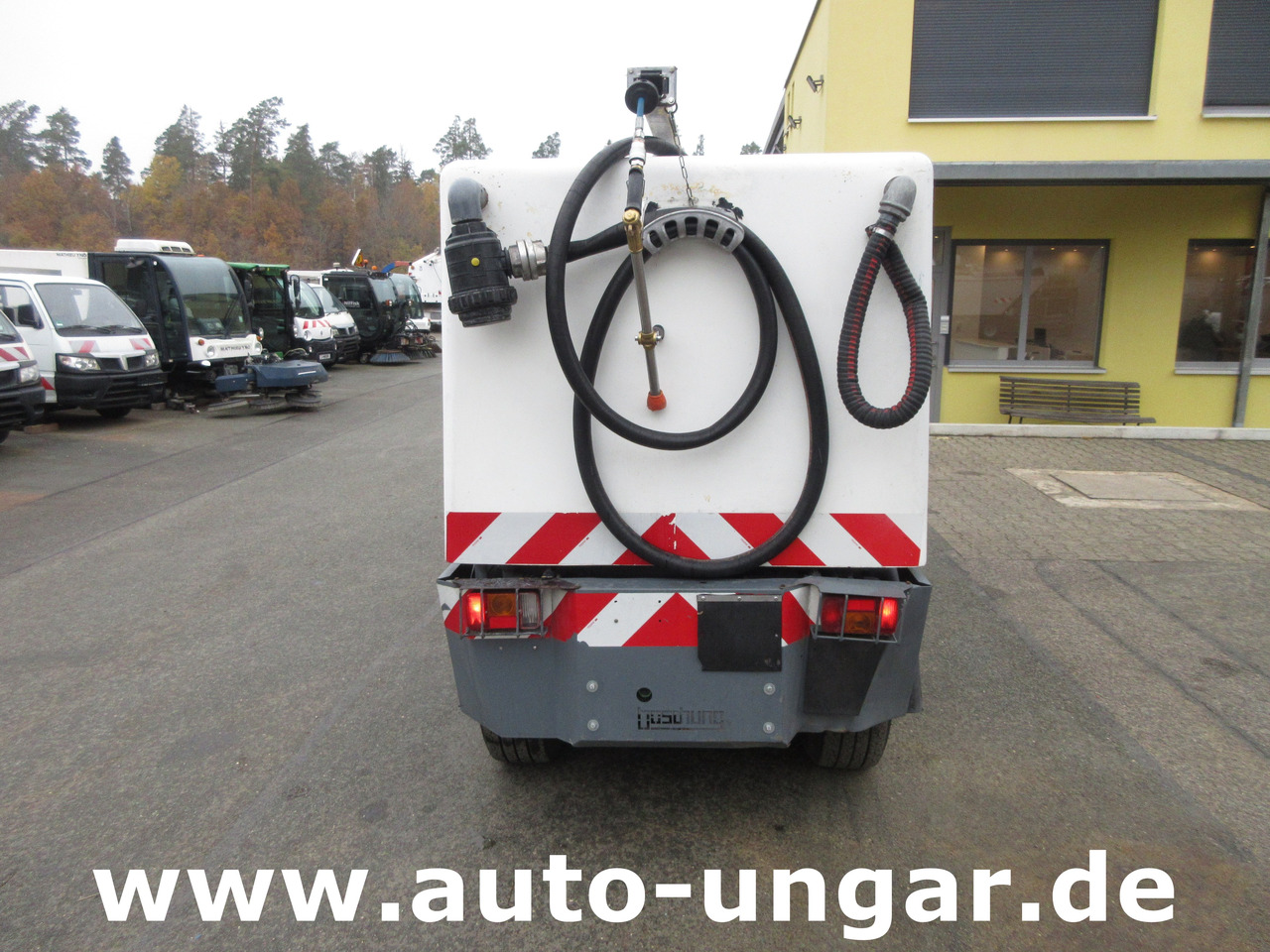 BOSCHUNG L3 Laveuse Kärcher Baujahr 2015 mit Hochdruckreiniger am Heck - Vehículo municipal: foto 5 BOSCHUNG L3 Laveuse Kärcher Baujahr 2015 mit Hochdruckreiniger am Heck - Vehículo municipal: foto 5