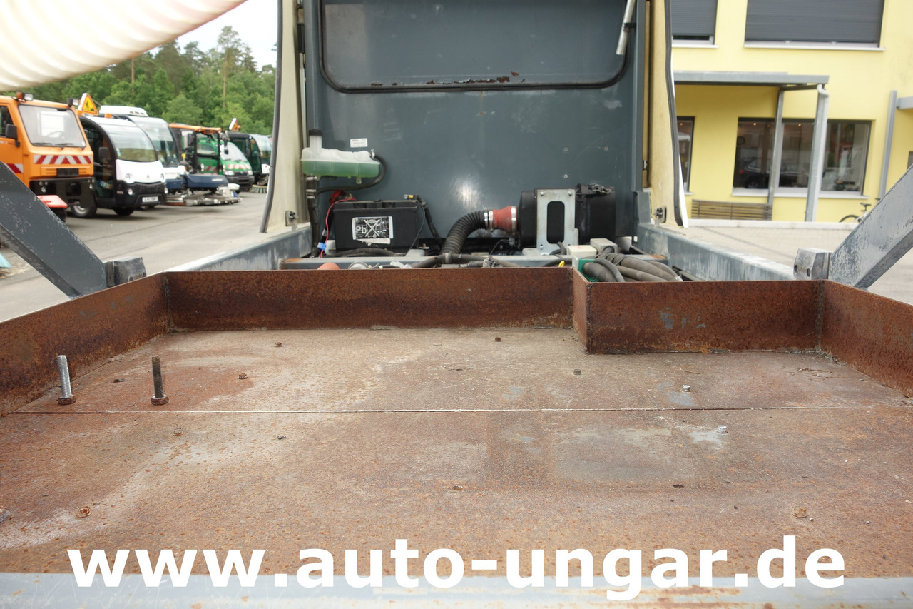 Boschung S3 Wasserfass Kipper 4-Rad-Lenkung Multicar Kommunalfahrzeug Geräteträger - Vehículo municipal: foto 5 Boschung S3 Wasserfass Kipper 4-Rad-Lenkung Multicar Kommunalfahrzeug Geräteträger - Vehículo municipal: foto 5