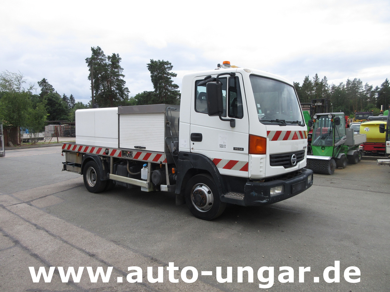 NISSAN Atleon 70.14 mit Hochdruckreiniger Wasserwagen Waschwagen Kärcher High Pressure - Vehículo municipal: foto 1 NISSAN Atleon 70.14 mit Hochdruckreiniger Wasserwagen Waschwagen Kärcher High Pressure - Vehículo municipal: foto 1