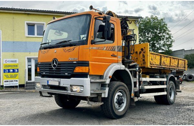 Mercedes-Benz Atego 1823 +HIAB - Camión multibasculante, Camión grúa: foto 1 Mercedes-Benz Atego 1823 +HIAB - Camión multibasculante, Camión grúa: foto 1