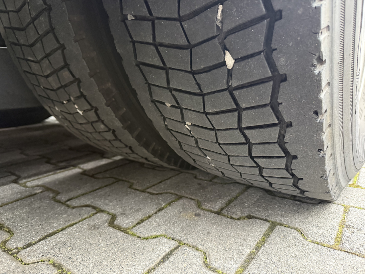 Mercedes-Benz Actros 2542 6X2 Kran Fassi F335 bis 22.5 Meter - Cabeza tractora: foto 3 Mercedes-Benz Actros 2542 6X2 Kran Fassi F335 bis 22.5 Meter - Cabeza tractora: foto 3