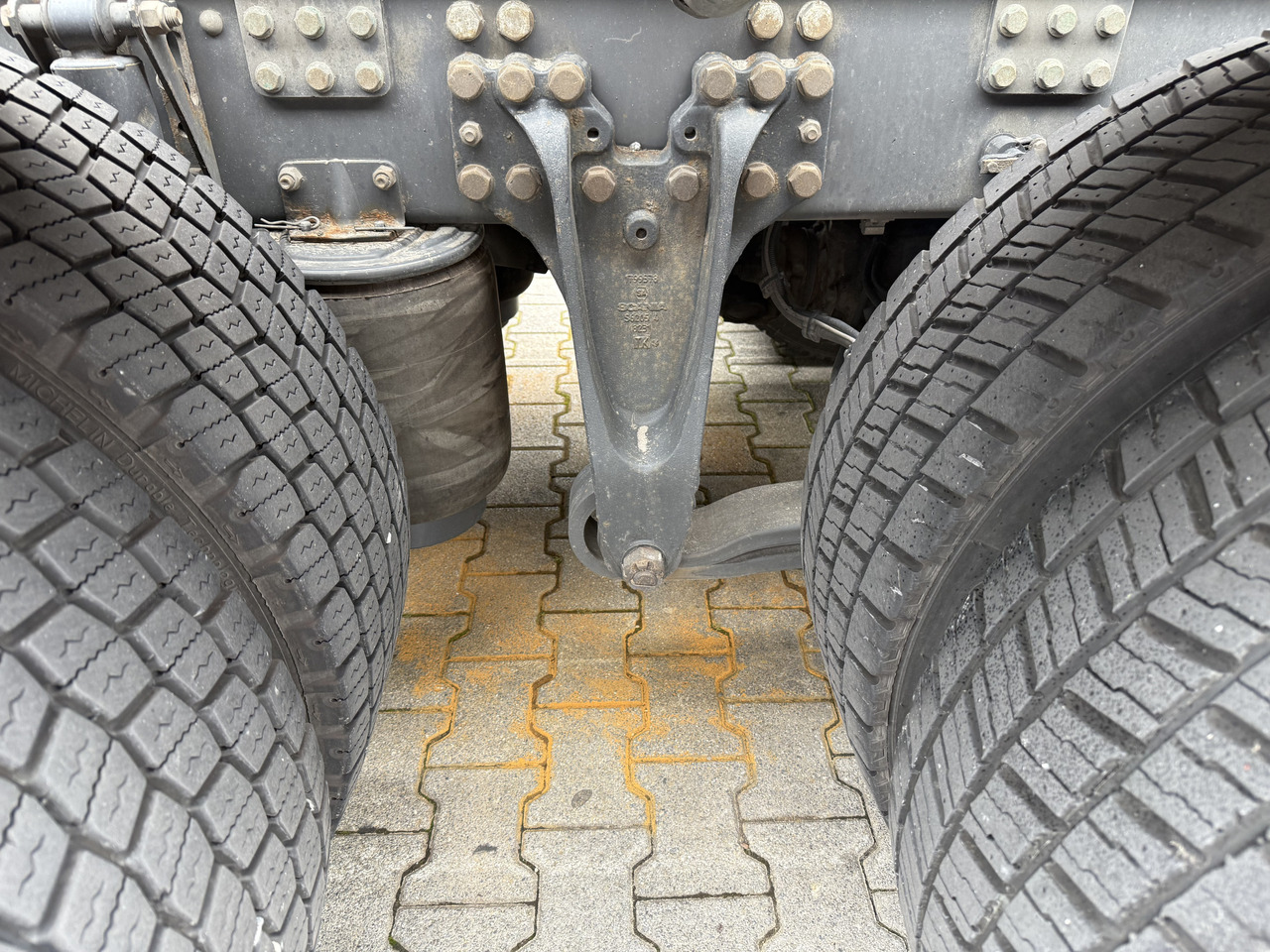 Scania R450 8X4 Kran Fassi F660 bis 34 Meter - Cabeza tractora: foto 4 Scania R450 8X4 Kran Fassi F660 bis 34 Meter - Cabeza tractora: foto 4