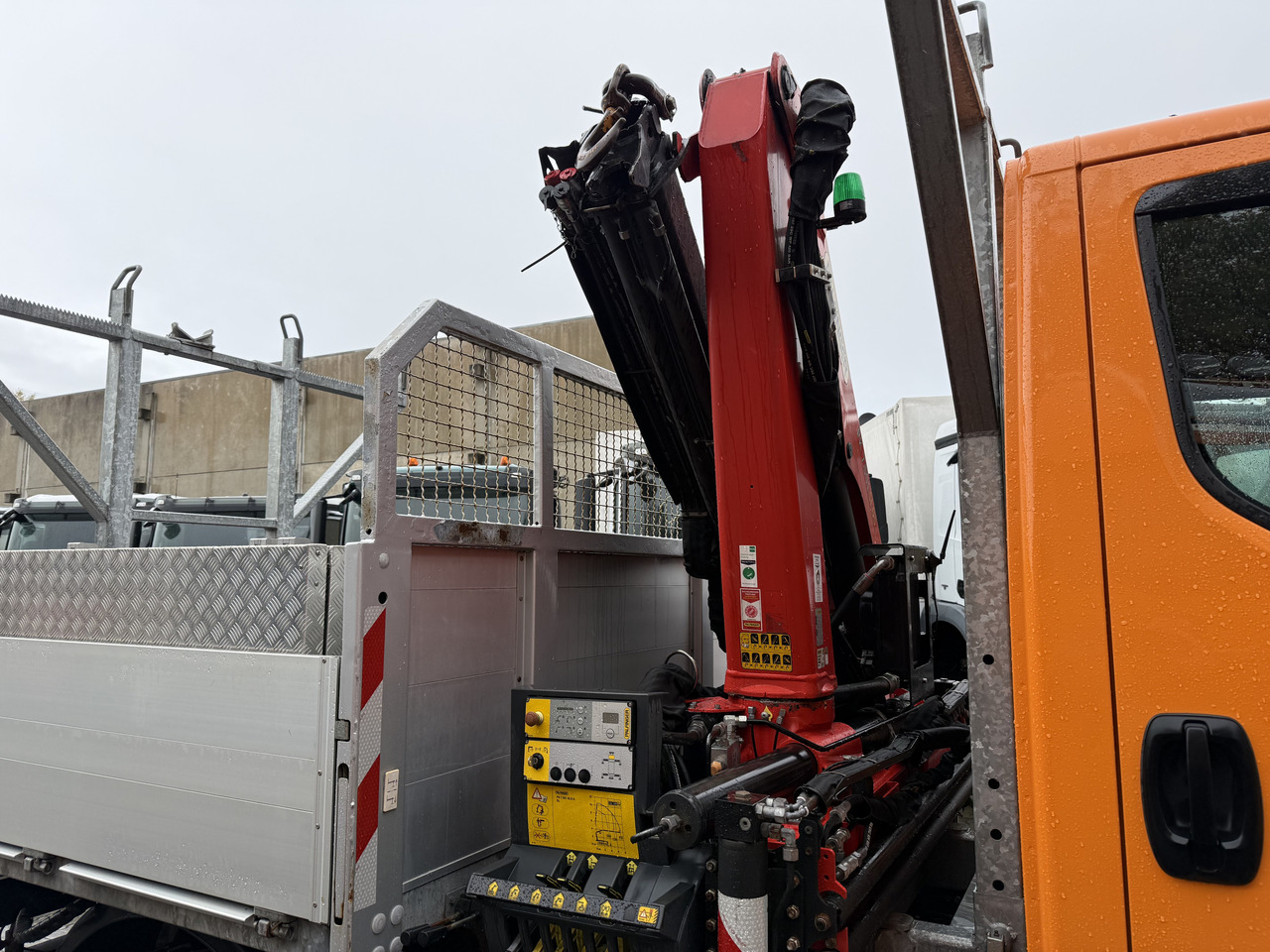 Iveco Daily 55S18W 4X4 Palfinger PK 7.501 - Furgoneta caja abierta: foto 3 Iveco Daily 55S18W 4X4 Palfinger PK 7.501 - Furgoneta caja abierta: foto 3