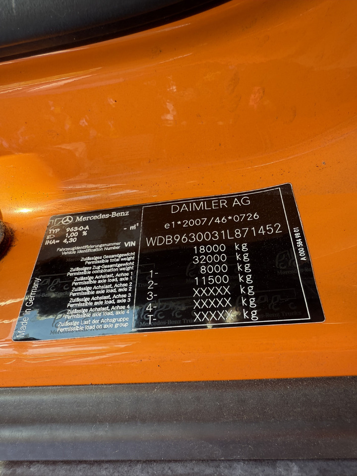 Mercedes-Benz Actros 1827 Kran Palfinger PK 9002 - Camión lona, Camión grúa: foto 3 Mercedes-Benz Actros 1827 Kran Palfinger PK 9002 - Camión lona, Camión grúa: foto 3