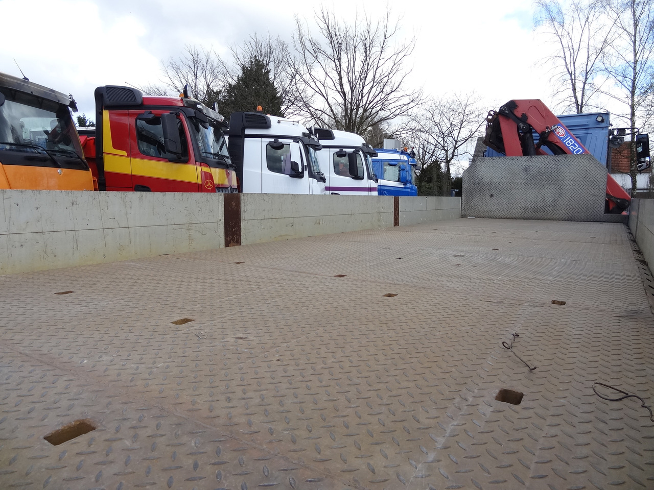 Mercedes-Benz Actros 2533 6X2 HMF 1820 Langmaterial - Camión caja abierta, Camión grúa: foto 2 Mercedes-Benz Actros 2533 6X2 HMF 1820 Langmaterial - Camión caja abierta, Camión grúa: foto 2