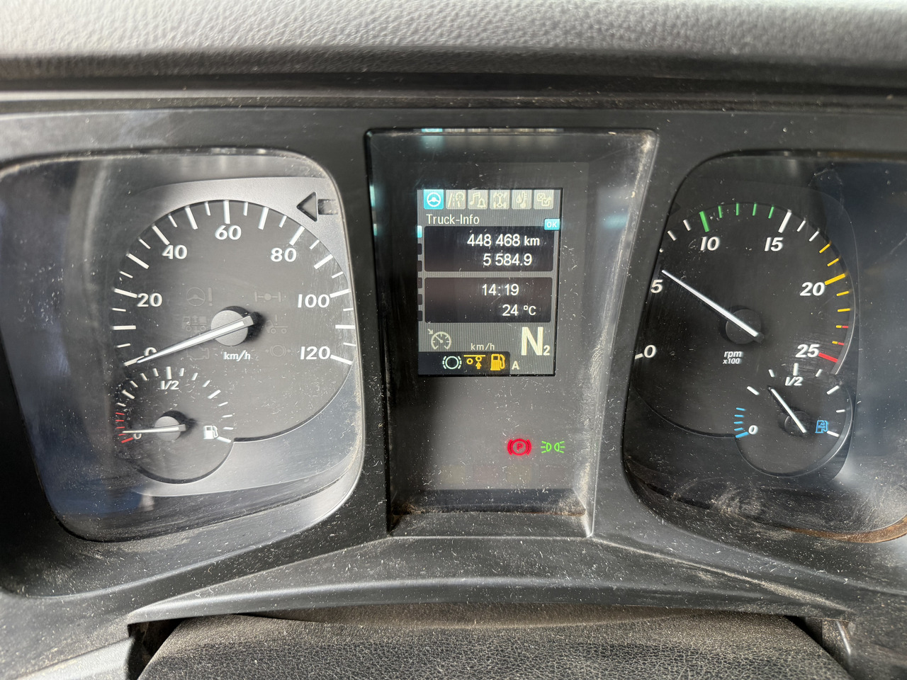 Mercedes-Benz Arocs 3251 8X4 Haken mit Kran HMF 2620 K5 - Camión multibasculante, Camión grúa: foto 5 Mercedes-Benz Arocs 3251 8X4 Haken mit Kran HMF 2620 K5 - Camión multibasculante, Camión grúa: foto 5