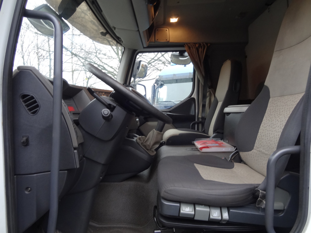 Renault Midlum 300.12 Fassi F80 - Camión caja abierta, Camión grúa: foto 5 Renault Midlum 300.12 Fassi F80 - Camión caja abierta, Camión grúa: foto 5