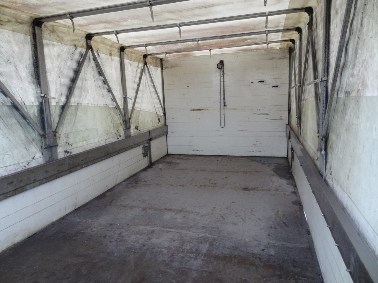 Renault Midlum 300.12 Fassi F80 - Camión grúa, Camión caja abierta: foto 4 Renault Midlum 300.12 Fassi F80 - Camión grúa, Camión caja abierta: foto 4