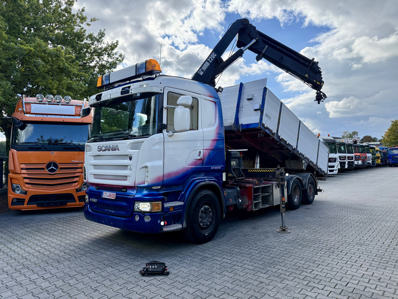 Scania R380 6X2*4 Kipper mit Kran HIAB 220 - Camión volquete, Camión grúa: foto 1 Scania R380 6X2*4 Kipper mit Kran HIAB 220 - Camión volquete, Camión grúa: foto 1
