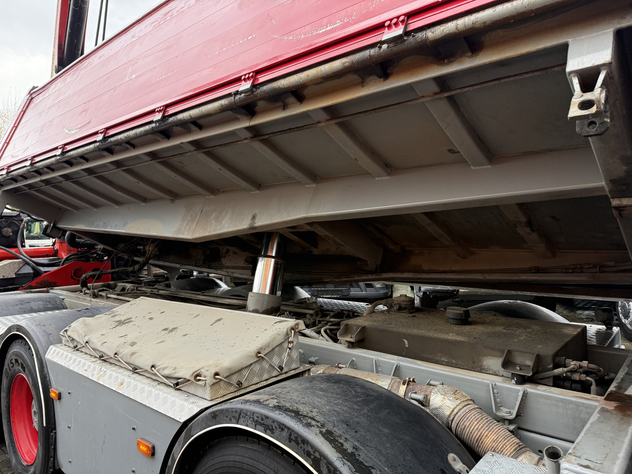 Scania R580 V8 8X4 Kipper Kran Palfinger 22002 - Camión grúa, Camión volquete: foto 3 Scania R580 V8 8X4 Kipper Kran Palfinger 22002 - Camión grúa, Camión volquete: foto 3