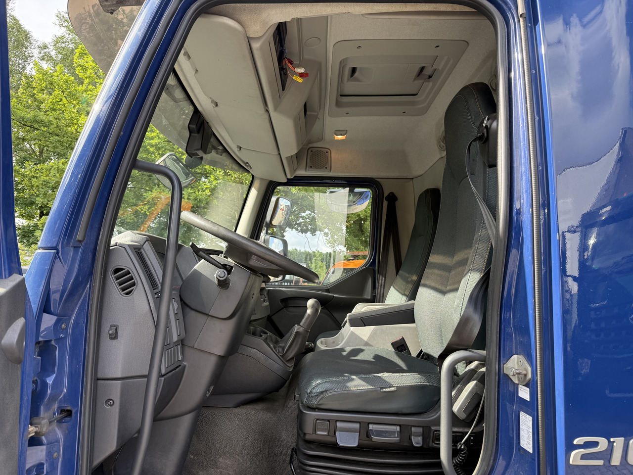 Volvo FL210 14 Tonner - Camión lona: foto 4 Volvo FL210 14 Tonner - Camión lona: foto 4