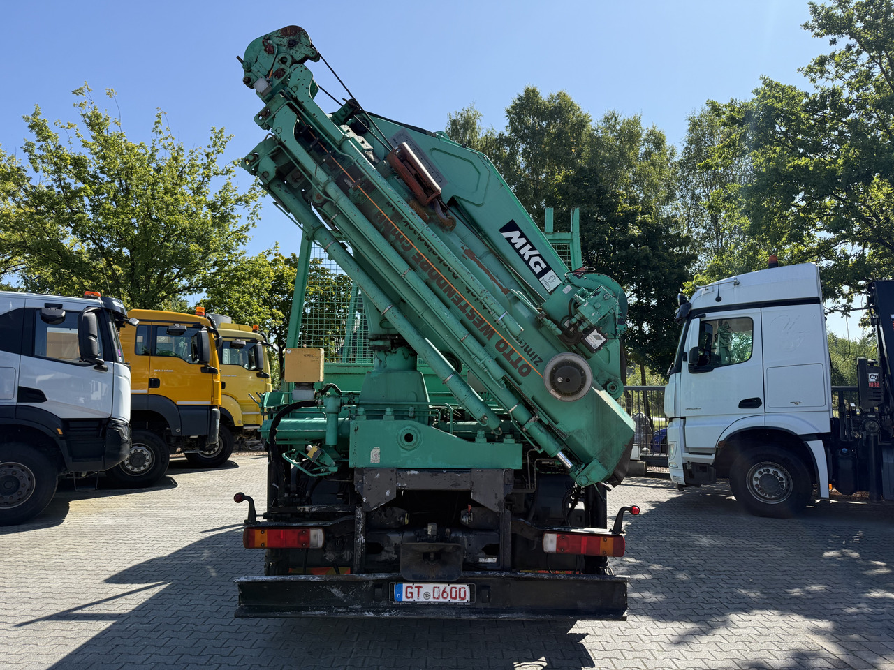 Arrendamiento de Volvo FM12 420 4X4 Kran MKG 300 bis 24 Meter Volvo FM12 420 4X4 Kran MKG 300 bis 24 Meter: foto 12