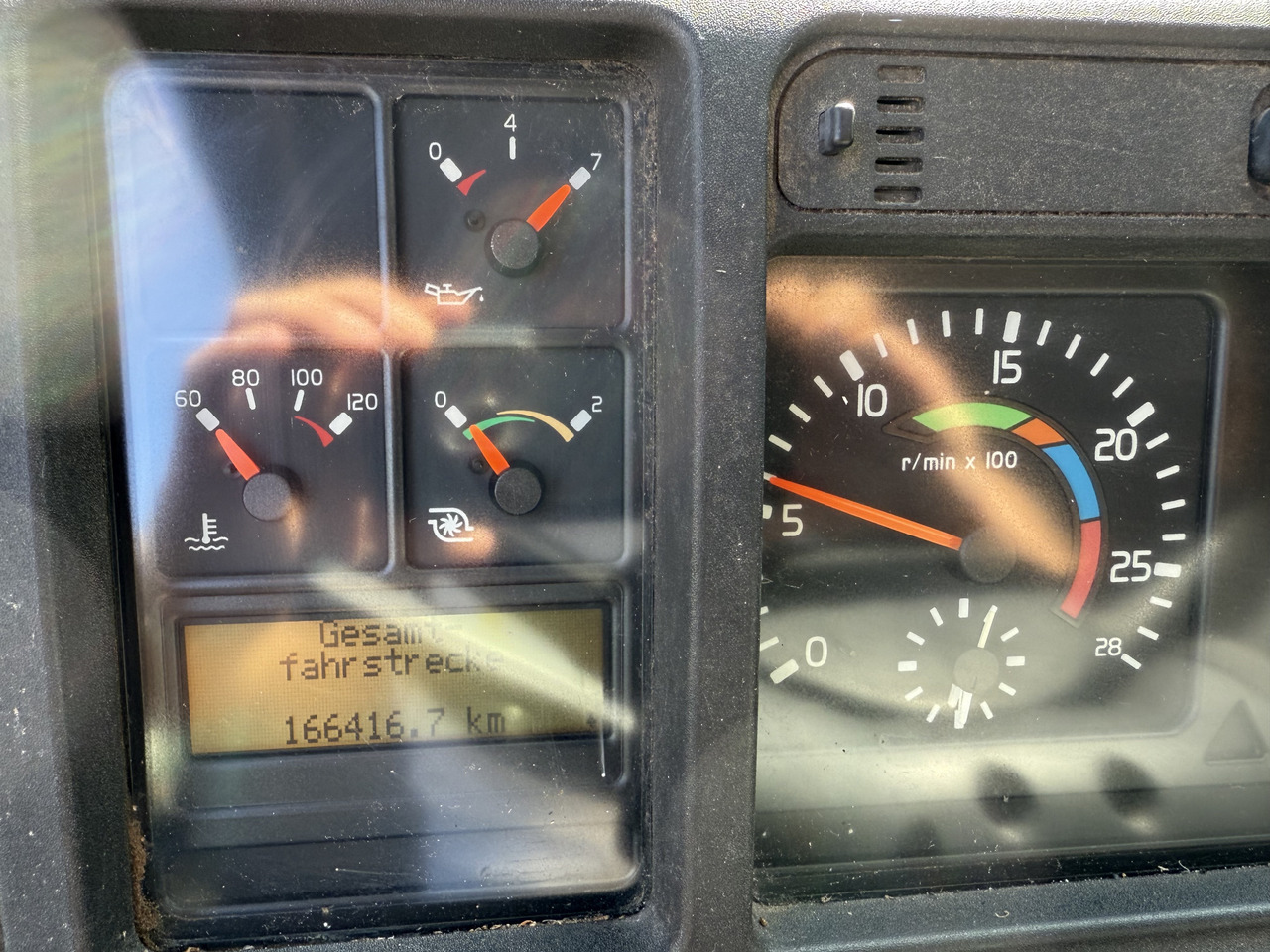 Arrendamiento de Volvo FM12 420 4X4 Kran MKG 300 bis 24 Meter Volvo FM12 420 4X4 Kran MKG 300 bis 24 Meter: foto 6