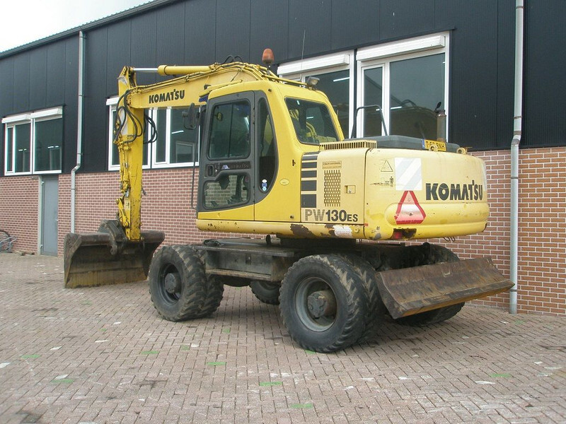 Komatsu PW 130ES-6K - Excavadora de ruedas: foto 2 Komatsu PW 130ES-6K - Excavadora de ruedas: foto 2
