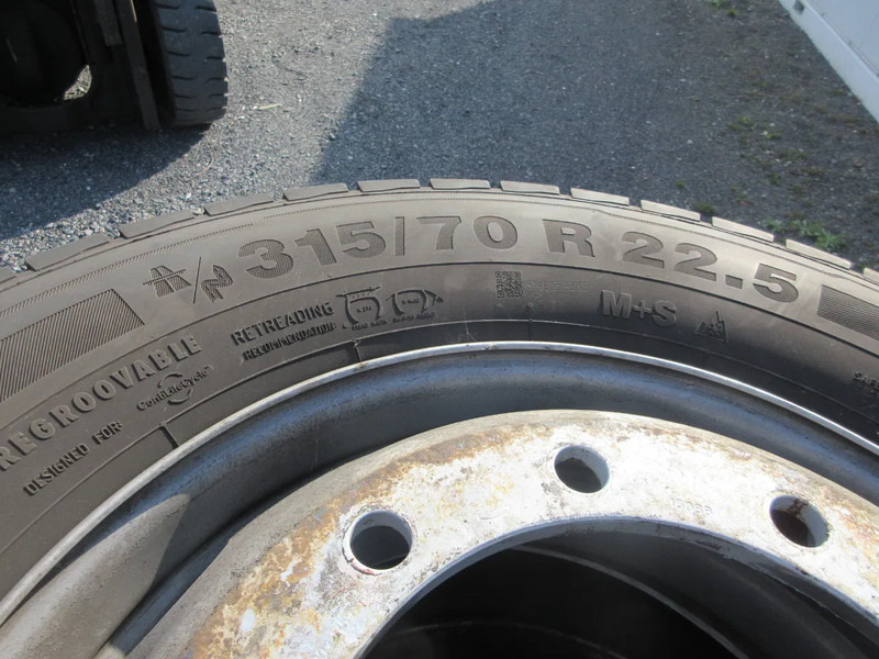 Continental 315/70R 22.5 CONTINENTAL BANDEN 4 STUKS MET STAAL WIEL - Neumático para Camión: foto 3 Continental 315/70R 22.5 CONTINENTAL BANDEN 4 STUKS MET STAAL WIEL - Neumático para Camión: foto 3