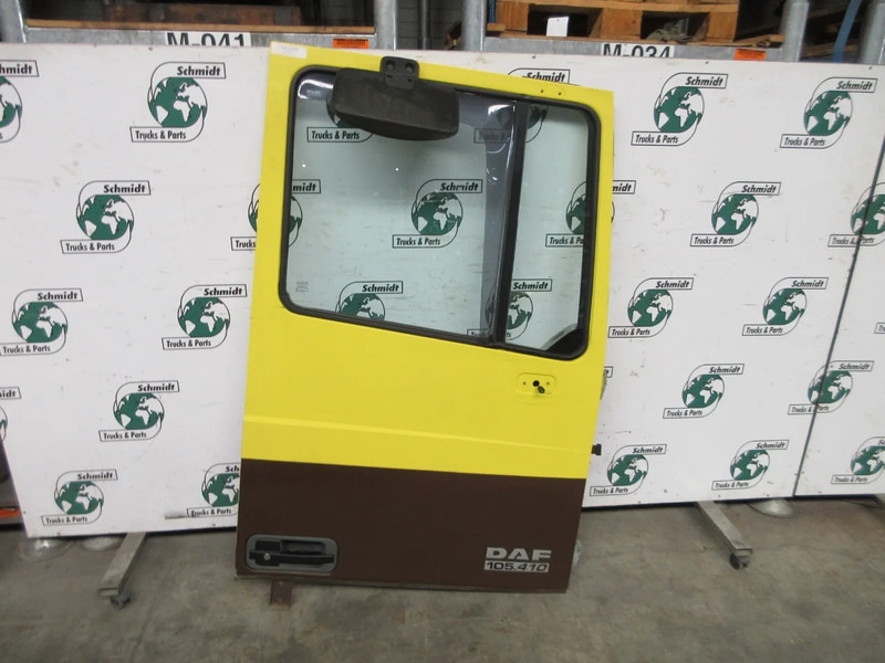 DAF 1676219 DEUR DAF XF 105 MODEL 2012 RECHTS WIT ROOD BLAUW ZWART - Puerta y piezas para Camión: foto 3 DAF 1676219 DEUR DAF XF 105 MODEL 2012 RECHTS WIT ROOD BLAUW ZWART - Puerta y piezas para Camión: foto 3