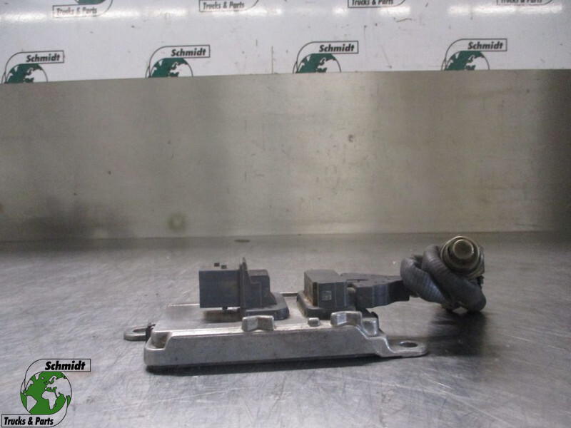 DAF XF106 2236408 NOX SENSOR EURO 6 - Sistema eléctrico para Camión: foto 1 DAF XF106 2236408 NOX SENSOR EURO 6 - Sistema eléctrico para Camión: foto 1