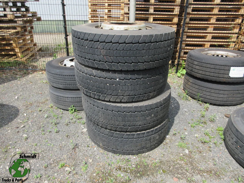Goodyear 315/ 60 R 22.5 ACHTERBANDEN 4 X MET STAAL WIEL - Neumático para Camión: foto 1 Goodyear 315/ 60 R 22.5 ACHTERBANDEN 4 X MET STAAL WIEL - Neumático para Camión: foto 1