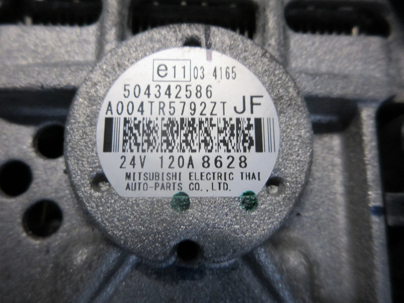 Iveco 504342586 DYNAMO IVECO // BMC EURO 6 MODEL 2023 - Alternador para Camión: foto 5 Iveco 504342586 DYNAMO IVECO // BMC EURO 6 MODEL 2023 - Alternador para Camión: foto 5