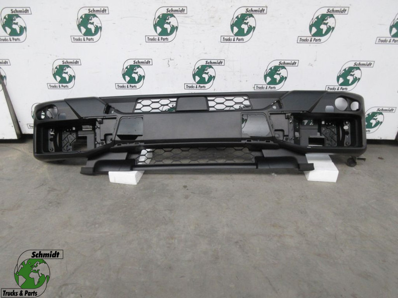 Iveco 5801690553 BUMPER IVECO EUROCARGO EURO 6 NIEUW - Parachoques para Camión: foto 1 Iveco 5801690553 BUMPER IVECO EUROCARGO EURO 6 NIEUW - Parachoques para Camión: foto 1