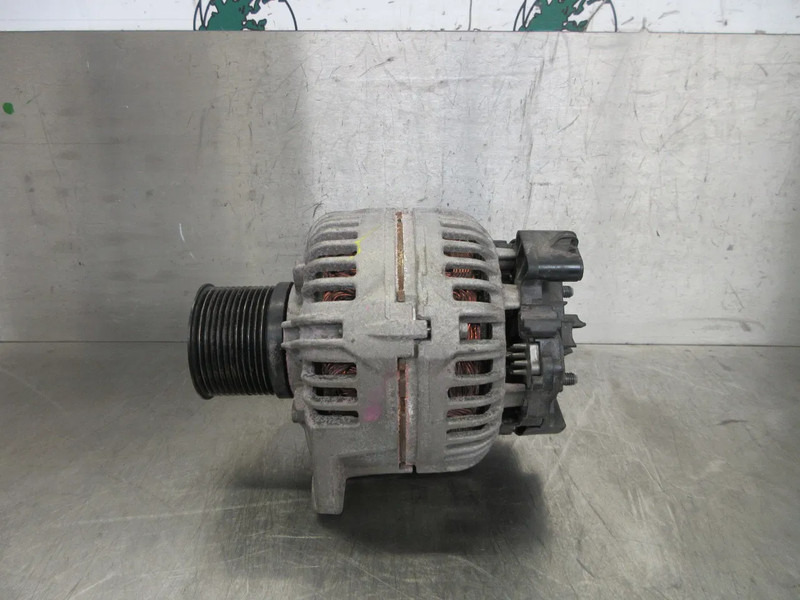 Iveco 5801703906 DYNAMO IVECO S WAY 440S42 MODEL 2023 - Alternador para Camión: foto 3 Iveco 5801703906 DYNAMO IVECO S WAY 440S42 MODEL 2023 - Alternador para Camión: foto 3