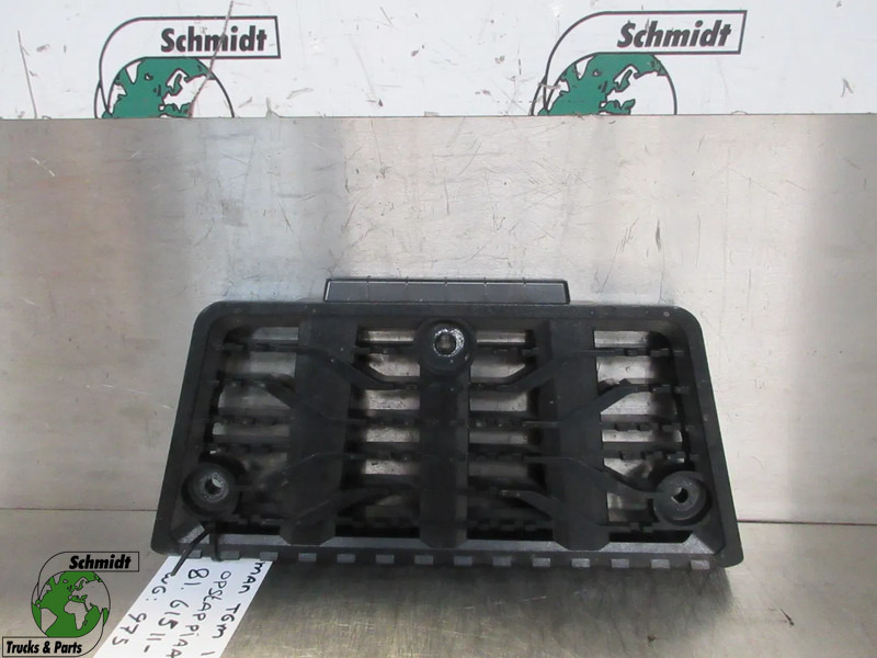 MAN 81.61511-0039 TREDEPLANK MAN TGM EURO 6 - Cabina e interior para Camión: foto 1 MAN 81.61511-0039 TREDEPLANK MAN TGM EURO 6 - Cabina e interior para Camión: foto 1