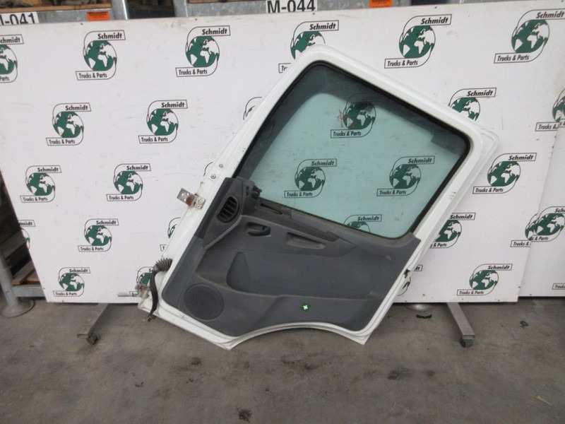 Mercedes-Benz A 940 720 04 05 MERCEDES BENZ ATEGO EURO 6 - Puerta y piezas para Camión: foto 3 Mercedes-Benz A 940 720 04 05 MERCEDES BENZ ATEGO EURO 6 - Puerta y piezas para Camión: foto 3