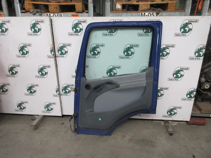 Mercedes-Benz A 960 720 24 03//A 973 720 18 05 DEUR RECHTS ATEGO EURO 5 - Puerta y piezas para Camión: foto 2 Mercedes-Benz A 960 720 24 03//A 973 720 18 05 DEUR RECHTS ATEGO EURO 5 - Puerta y piezas para Camión: foto 2