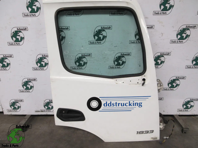 Mercedes-Benz A 960 720 26 03 DEUR MERCEDES MP4 RECHTS MODEL 2018 - Puerta y piezas para Camión: foto 1 Mercedes-Benz A 960 720 26 03 DEUR MERCEDES MP4 RECHTS MODEL 2018 - Puerta y piezas para Camión: foto 1