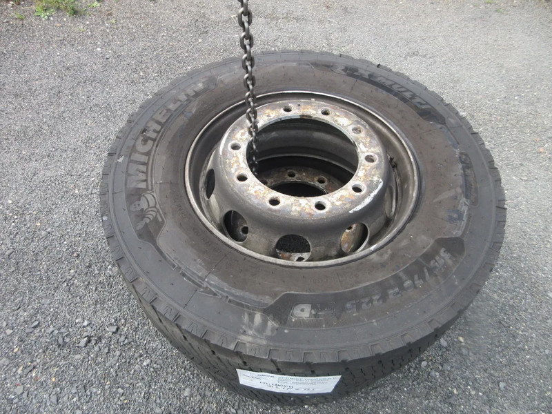 Michelin 315/70R22.5 // 2 X ACHTER BAND MET STAAL WIEL - Neumático para Camión: foto 2 Michelin 315/70R22.5 // 2 X ACHTER BAND MET STAAL WIEL - Neumático para Camión: foto 2