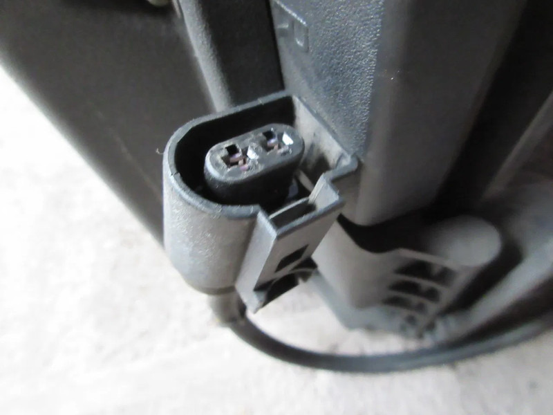 Scania 1732510 // 1467003 SCANIA R 420 KOPLAMP RECHTS EURO 5 - Faro delantero para Camión: foto 5 Scania 1732510 // 1467003 SCANIA R 420 KOPLAMP RECHTS EURO 5 - Faro delantero para Camión: foto 5