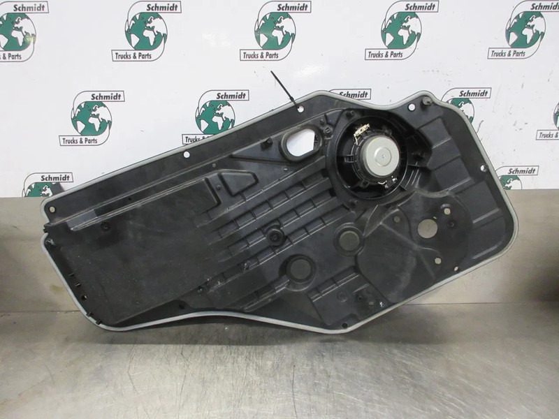 Scania 2307764 BINNEN DEURPLAAT SCANIA S 450 RECHTS NGS - Cabina e interior para Camión: foto 4 Scania 2307764 BINNEN DEURPLAAT SCANIA S 450 RECHTS NGS - Cabina e interior para Camión: foto 4