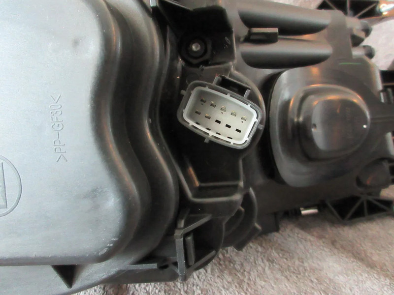 Scania 2416136 KOPLAMP LINKS SCANIA R 450 EURO 6 NIEUWE !!! - Faro delantero para Camión: foto 4 Scania 2416136 KOPLAMP LINKS SCANIA R 450 EURO 6 NIEUWE !!! - Faro delantero para Camión: foto 4