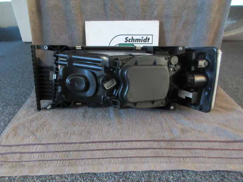 Scania 2416137 KOPLAMP SCANIA NIEUWE OP VOORRAAD R 450 EURO 6 RECHTS - Faro delantero para Camión: foto 3 Scania 2416137 KOPLAMP SCANIA NIEUWE OP VOORRAAD R 450 EURO 6 RECHTS - Faro delantero para Camión: foto 3