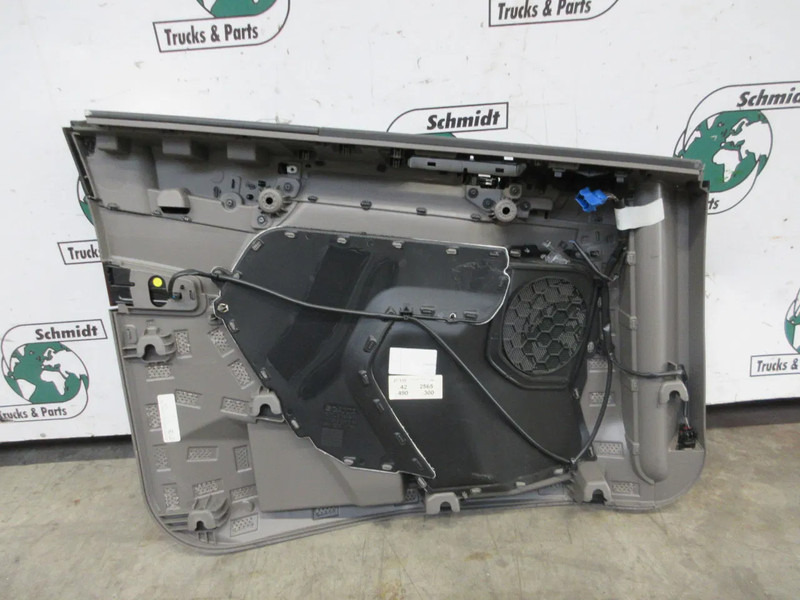 Scania 2795126 // 2649571 DEURPANEEL RECHTS SCANIA S 450 RECHTS 2020 - Cabina e interior para Camión: foto 4 Scania 2795126 // 2649571 DEURPANEEL RECHTS SCANIA S 450 RECHTS 2020 - Cabina e interior para Camión: foto 4