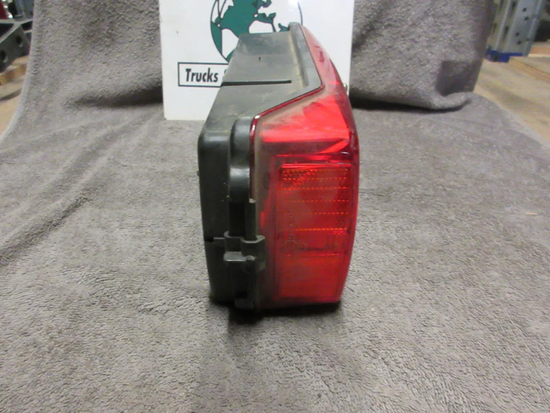 Volvo 20507623 ACHTERLAMP VOLVO FH 460 EURO 6 LINKS - Luz trasera para Camión: foto 2 Volvo 20507623 ACHTERLAMP VOLVO FH 460 EURO 6 LINKS - Luz trasera para Camión: foto 2