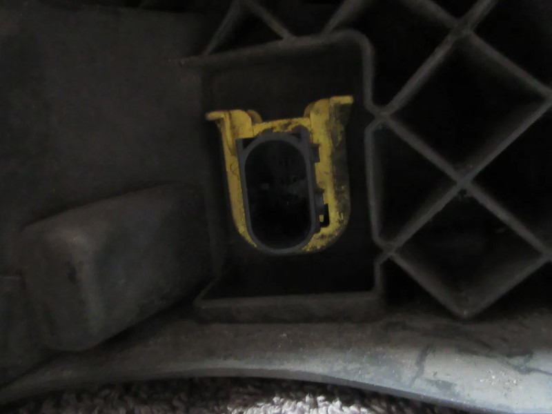 Volvo 21221152 MISTLAMP VOLVO FH SERIE EURO 6 MODEL 2020 - Faro antiniebla para Camión: foto 5 Volvo 21221152 MISTLAMP VOLVO FH SERIE EURO 6 MODEL 2020 - Faro antiniebla para Camión: foto 5