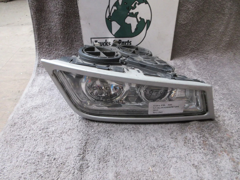 Volvo 21297917 // 21297918 MISTLAMP VOLVO FH SERIE EURO 5 RECHTS EN LINKS - Faro antiniebla para Camión: foto 3 Volvo 21297917 // 21297918 MISTLAMP VOLVO FH SERIE EURO 5 RECHTS EN LINKS - Faro antiniebla para Camión: foto 3