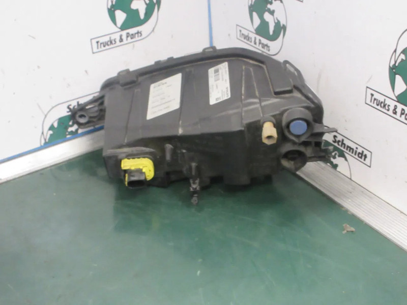 Volvo 23752741 // MISTLAMP VOLVO FM 330 EURO 6 MODEL 2023 - Faro antiniebla para Camión: foto 2 Volvo 23752741 // MISTLAMP VOLVO FM 330 EURO 6 MODEL 2023 - Faro antiniebla para Camión: foto 2