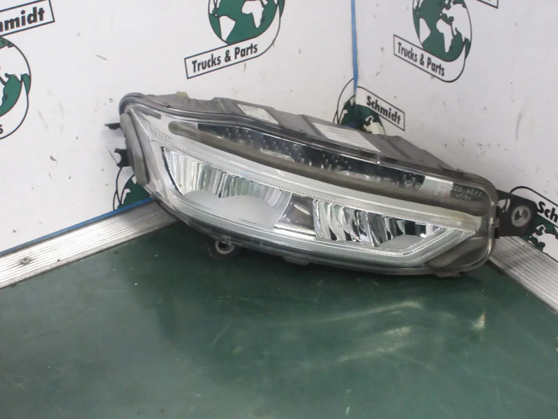 Volvo 23752741 // MISTLAMP VOLVO FM 330 EURO 6 MODEL 2023 - Faro antiniebla para Camión: foto 3 Volvo 23752741 // MISTLAMP VOLVO FM 330 EURO 6 MODEL 2023 - Faro antiniebla para Camión: foto 3