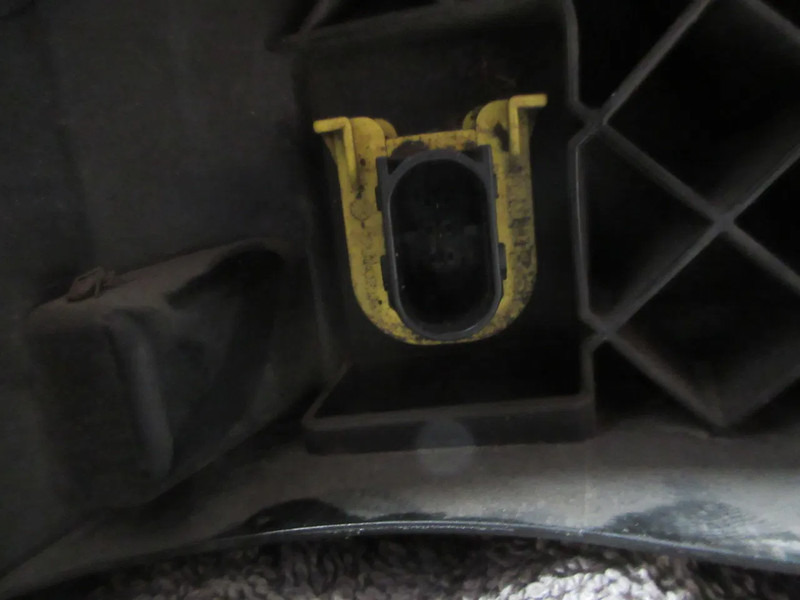 Volvo 82140763 MISTLAMP VOLVO FH SERIE EURO 6 - Faro antiniebla para Camión: foto 5 Volvo 82140763 MISTLAMP VOLVO FH SERIE EURO 6 - Faro antiniebla para Camión: foto 5