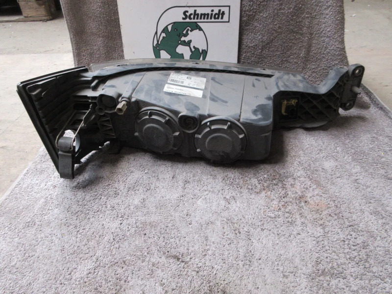 Volvo 82140763 MISTLAMP VOLVO FH SERIE EURO 6 - Faro antiniebla para Camión: foto 4 Volvo 82140763 MISTLAMP VOLVO FH SERIE EURO 6 - Faro antiniebla para Camión: foto 4